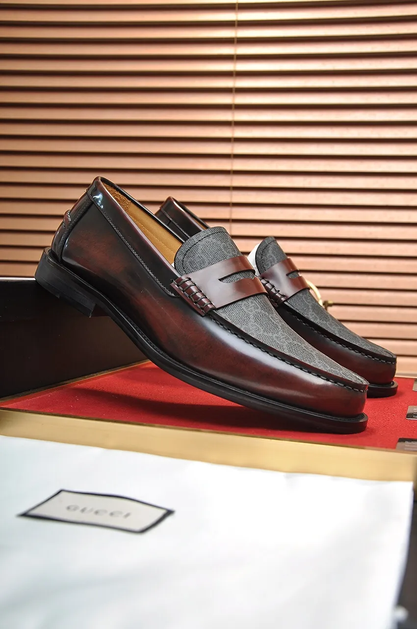 Men's shoes💰560💶Italy's top luxury men's shoe giant (GUCCI) (Gucci) (full cowhide lining) new arrival🍃Original European style🔰 Pleasant to the eye😍In order to make the shoes more durable and non-deformable🌀The production continues to follow traditional methods but there is still no lack of innovation💪Choose original sheepskin for the leather♻️ Smooth and natural And extra bright ⭐Made of imported cowhide, the first choice of rich people 38-45 (45 customized)